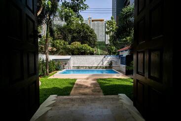 Natural Park Resort Pattaya