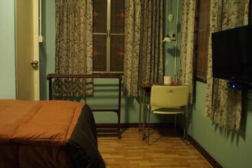 بنسيون Chommuang Guest House