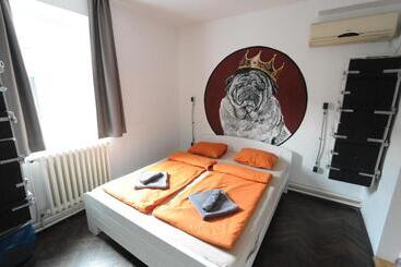 Hostel Fair And Square