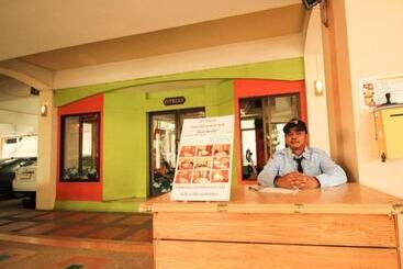 호텔 Rangsit Grand Condo