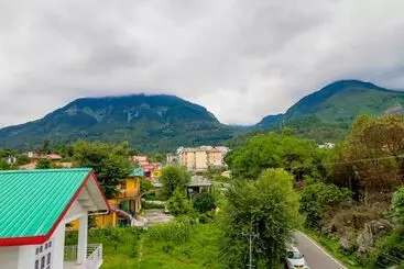 Hotel Super Townhouse Dharamshala Near Norbulingka Institute