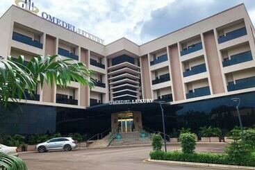 هتل Omedel Luxury