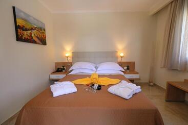 Aparthotel Artemis Plaza