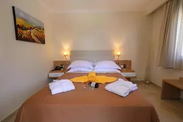 Huoneistohotelli Artemis Plaza