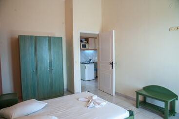 Hotel Mouikis Sun Village