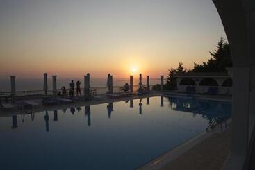 Hotel Mouikis Sun Village