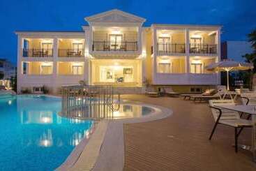 Royal Nidri Hotel & Apartments