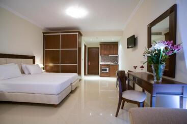 Royal Nidri Hotel & Apartments