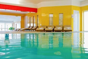 Equitana Hotel Resort