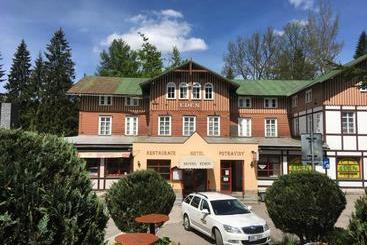 Szálloda Hostel Eden