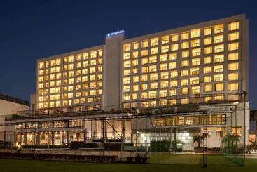 호텔 Wyndham Ahmedabad Shela