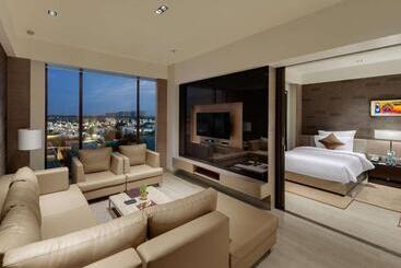 هتل Wyndham Ahmedabad Shela