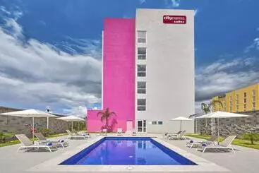 ホテル City Express Suites By Marriott Silao Aeropuerto