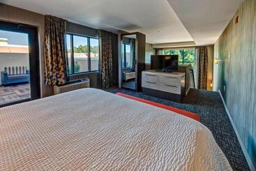 فندق Courtyard By Marriott Oxford