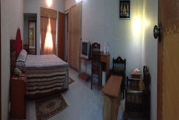 בית מלון כפרי Naz Garden