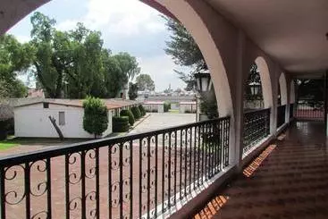 Hotel Set In  & Suites