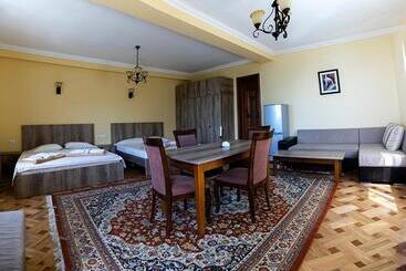 住宿加早餐  Mount Villa Kvariati