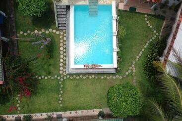 Отель Nature Villa Unawatuna Adults Only