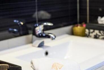 فندق Whiteharp Beach Inn