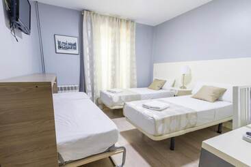 هتل 8rooms Madrid