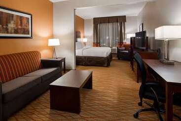 Hotelli Best Western Plus Spring Inn & Suites