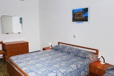 Otel Mare Di Paestum