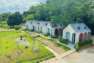 בית מלון כפרי คีรีศิลป์ รีสอร์ท เชียงราย