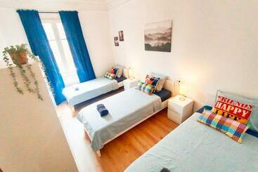 Albergue By Born & Gothic Rooms