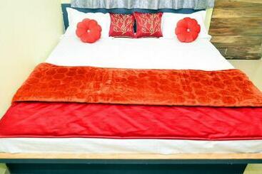 Hotell Town Crown ,hinganghat Maharashtra