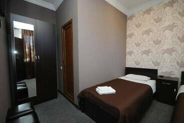 هتل 7 Rooms