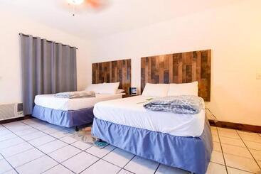 Отель Habitación Doble Playa Bonita Calle 13 Bar. Wow