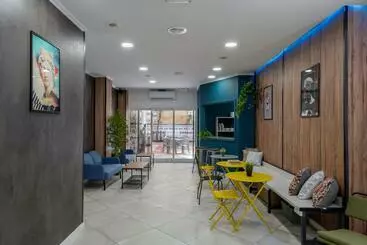 Som Hostel By The Venue