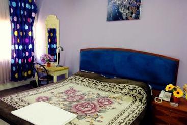 هتل Ameer Alsharq