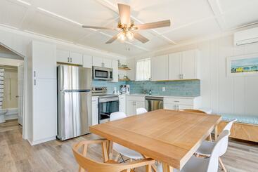 Beachy Palms Cottage On Lake Huron W/ Hot Tub!