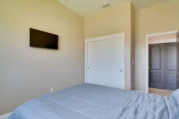 茅舍 Remodeled Livingston Home W/ Private Backyard!