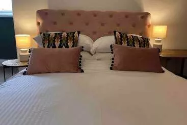 اقامتگاه Inviting 3 Bed House In Sunderland, Wifi, Parking