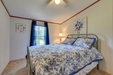 별장 Sunny Florida Escape W/ Screened In Patio & Grill!