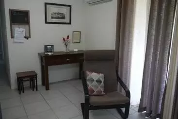 Bottlebrush B&b
