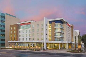 هتل Hampton Inn & Suites Lax El Segundo