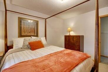 بيت ريفى Cozy Frazee Lake Home W/ Hot Tub & Fire Pit!