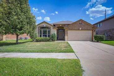کلبه Family Friendly Killeen Home W/ Covered Patio!