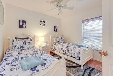 コテージ Jensen Beach Home W/ Heated Pool!