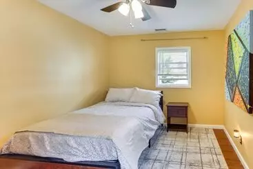 Mökkimajoitus Keansburg Home W/ Private Hot Tub!