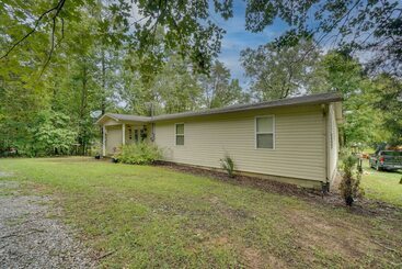 Mökkimajoitus Lakefront Spring City Retreat W/ Boat Dock!