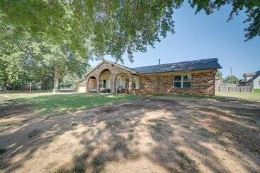 Cottage Quiet Oklahoma Home   Close To Golf Courses!