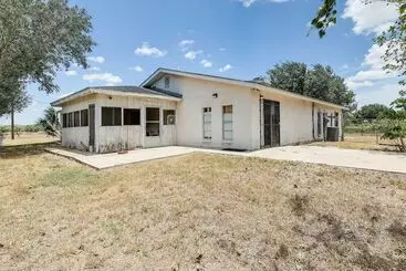 コテージ Remote Pet Friendly Harlingen House!