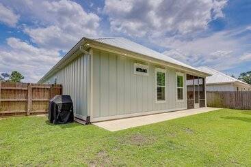 Dom wiejski Bright Foley Home W/ Patio   7 Mi To Wharf & Beach