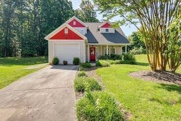 کلبه Charlotte Home ~ 9 Mi To Bank Of America Stadium!