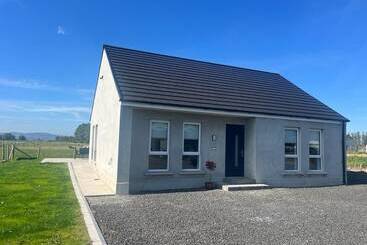 Magilligan   Cottage   Sleeps 6   Parking   Garden