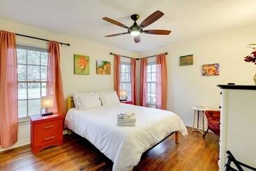 Dom wiejski ~ 4 Mi To Fort Worth Stockyards: River Oaks Home!